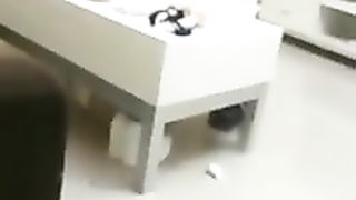 别再往上放了别把鸡巴废了乖女儿吃冰棒要和爸爸玩冰火结果草完被爸爸用大黄瓜插插