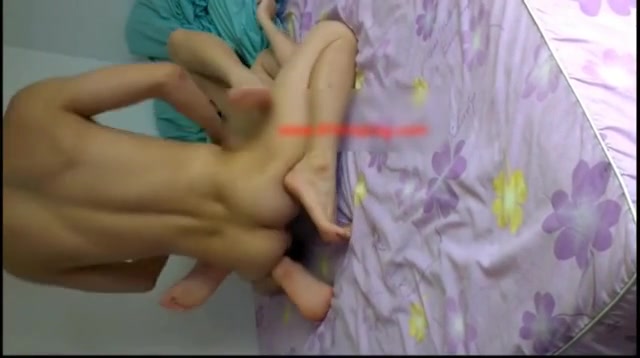 与97年巨乳大学女友出租屋啪啪女上豪乳乱颤