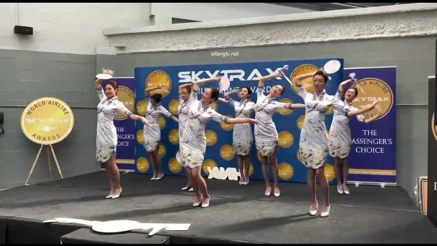 【稀缺航空】2021最新@空姐兼职约炮 飞机上厕所丝袜诱惑Vol.2》高级空姐VIP群内流出 旗袍黑丝 白嫩美乳风情万种