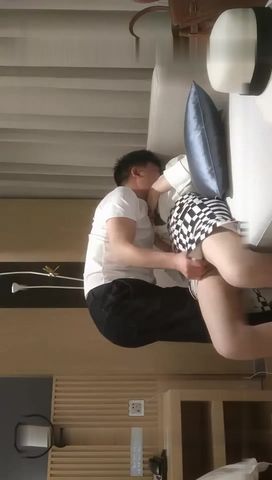 大神经典，外围开拓者，【雀儿满天飞32】贵阳 高级白领 说话彬彬 穿着时尚大气玩起小资情调边啪啪边听课 ，超清1080P修复版