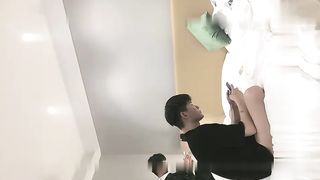 91约妹达人有男朋友黑色长裙妹子，手机没电连上继续操，深喉口交硬了翘起屁股后入抽插猛操