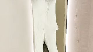 【探花999999】，新晋探花首场，约操漂亮小姐姐偷拍，温柔配合娇喘动听，高清源码录制