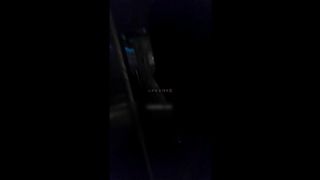 漂亮小美女酒吧被人下药带到酒店迷奸