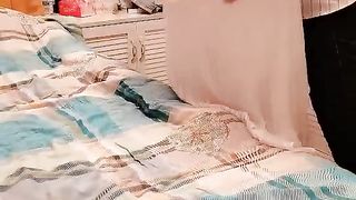 【69堂精品】【柒夜一枝花】，深夜，良家小少妇登门来相会，人妻最懂男人心，无套啪啪，口交卖骚，浪劲十足小荡妇