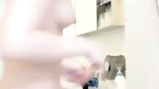 娃娃脸！全裸展示