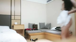 【69堂精品】偷偷拔套内射极品外围女神御姐范大长腿黑丝