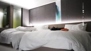 【69堂精品】黄先生探花妹子上来就脱光扣逼玩弄换上黑丝口交01