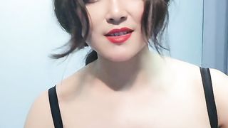 【69堂精品】爆乳黑丝道具玩弄骚穴浪叫呻吟掰开逼让小哥抽插 02