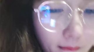 【69堂精品】御姐黑丝网袜红色吊带睡衣道具大黑牛自慰刺激阴蒂