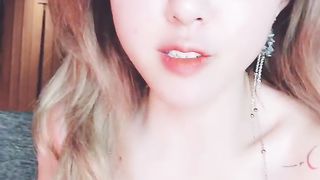 【69堂精品视频】宝宝展示大美腿高跟诱惑美足可舔