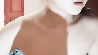 【69堂精品视频】害羞少女居家性爱弟弟玩弄大屌主动骑坐抽插