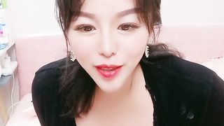 极品御姐性感大奶大红唇吸屌超淫荡骑乘位爆操