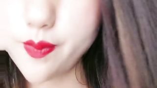 悠悠子女神疯狂侧漏小穴手指狂插