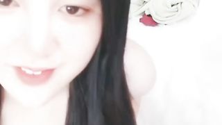 【69免费视频】乌黑长发妹子有点含羞放不开只是用手指抠逼掰穴