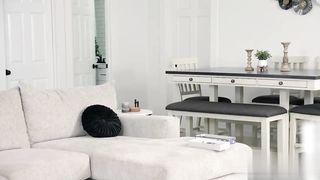 【69堂免费视频】卡西·德伊斯拉吃儿子大鸡巴舔弄骑乘呻吟