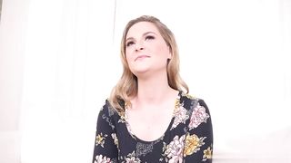 【69堂免费视频】可爱少女卡拉和她的天然巨乳的第一次跨种族操菊