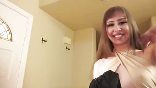 【69堂免费视频】家庭主妇汤米·金需要你来满足她丰满的菊花