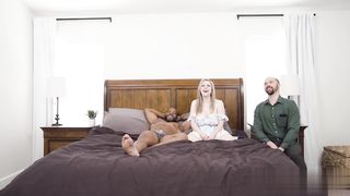 【69堂免费视频】饥渴的家庭主妇谢尔比·帕里斯给她的丈夫戴上了绿帽子