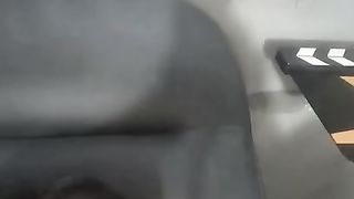 【69堂免费视频】傲娇宝宝SM工作室，全程露脸跟人妖一起玩耍，淫声荡语灌肠抠弄菊花