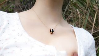 【69堂免费视频】小美眉野外自慰露出