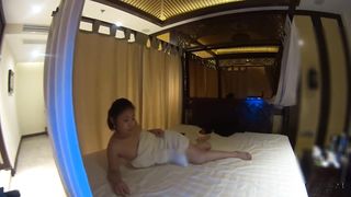 【69堂免费视频】古典主题房约了以为身材丰腴的性爱女郎