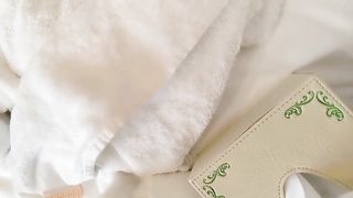 【69堂免费视频】黑丝露脸小少妇让大哥在酒店揉奶玩逼，乖巧听话让哥哥给修剪逼毛后压在身下爆操抽插