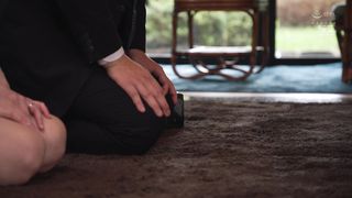 【69堂免费视频】捕获的最佳Jcup已婚女人！让她代替欠她钱的丈夫穿上淫荡女仆装，犯罪级的身体被摩擦、吸吮、捏捏、摇晃、吞噬