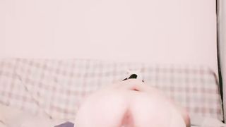 【69堂免费视频】镜头对准屁股后入狂操，完美视角上下套弄出白浆呻吟酥麻