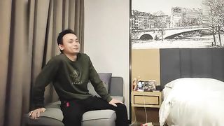 【69堂免费视频】约牛仔裤性感大奶妹子啪啪穿上连体丝袜后入