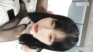 【69堂免费视频】【极品美少女】开裆黑丝两个跳弹一起玩，兔女郎装被后入