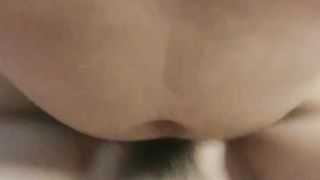 【69堂免费视频】乖乖的大奶少女给大哥撸起大鸡巴挨草，无套插入骚穴