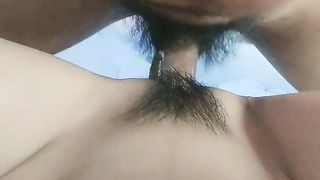 【69堂免费视频】乖乖的大奶少女给大哥撸起大鸡巴挨草，无套插入骚穴