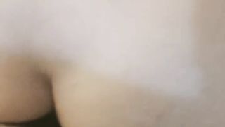 【69堂免费视频】乖乖的大奶少女给大哥撸起大鸡巴挨草，无套插入骚穴