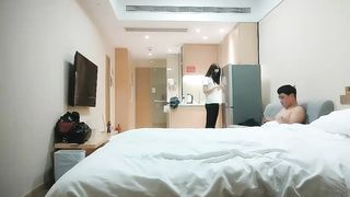 【69堂免费视频】千人斩林总寻花笑起来甜美外围妹，脱光光口交舔屌近距离拍摄，张开双腿猛操侧入抽插，还没搞完被妹子催烦了