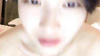 【69堂免费视频】极品腰细好身材美女开房大战纹身男，特写深喉口交大屌