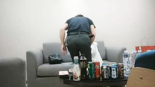 【69堂免费视频】沈先森嫖娼大师带你找外围，来两妹子留下白衣妹，特写口交大屌双腿肩上扛，侧入大力抽插猛操