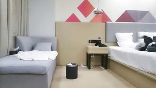 【69堂免费视频】年轻白嫩兼职学生 肤白貌美大长腿 奶子极品