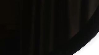 【69堂免费视频】粉色背心贫乳气质美女和炮友激情啪啪，大长腿脱下牛仔短裤摸逼