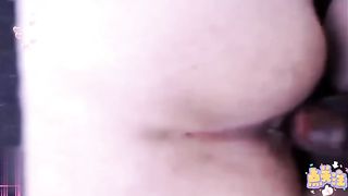 【69堂免费视频】巨乳妈妈勾引儿子，边被儿子操边和孩子二婶打电话聊天，方言对白超级真实