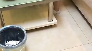 【69堂免费视频】【乱伦偷拍全纪录】爆操离异大表姐，干出白浆，附带一个月真实记录和生活照