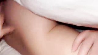 【69堂免费视频】情人节和醉意姐姐在酒店持续做爱，姐姐入睡也要我插在里面才行