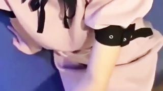 【69堂免费视频】表妹高考在考场附近酒店订的房间，表妹直接在我面前换衣服，我是时候让她见识一下社会的险恶了