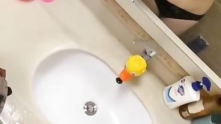 【69堂免费视频】趁老婆不在，我草大姨子两次全纪录