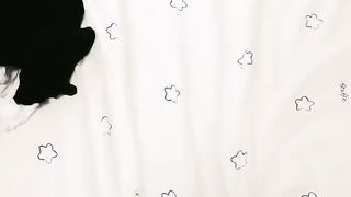 【69堂免费视频】穿上黑色网袜翘起双腿揉穴，第一视角抽插，妹子很享受的样子