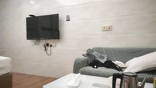 【69堂免费视频】返场专业全套服务 跪着口交舔菊骑脸插嘴 骑乘整根插入套弄 拉着双腿后入撞击屁股