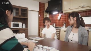 【69堂免费视频】戴着平光眼镜，眼神很严肃，眼睛下垂的继姐，其实是个小恶魔！偷偷要求穿着长裙立即做爱