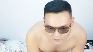 【69堂免费视频】好身材饥渴小骚逼背对着女上位自己动很骚