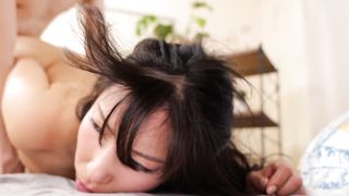 【69堂免费视频】你是个白痴！你的乳头越来越紧了