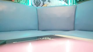 【69堂免费视频】灯红酒绿，歌声相伴，佳人纷至沓来，选中极品19岁嫩妹，美乳翘臀赶紧干