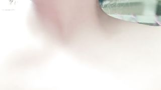 【69堂免费视频】怀孕的人妻露脸大白天哄着孩子还要伺候大哥激情啪啪，掰开逼逼给狼友看特写，各种舔弄大鸡巴无套爆草射逼里